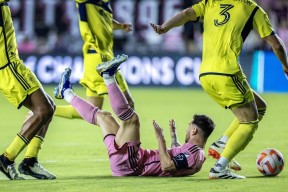 今年会官网入口-观众欣赏到精彩对决,球员展现出色表现了什么